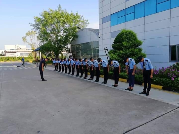 Huấn luyên chào điều lệnh tại chung cư